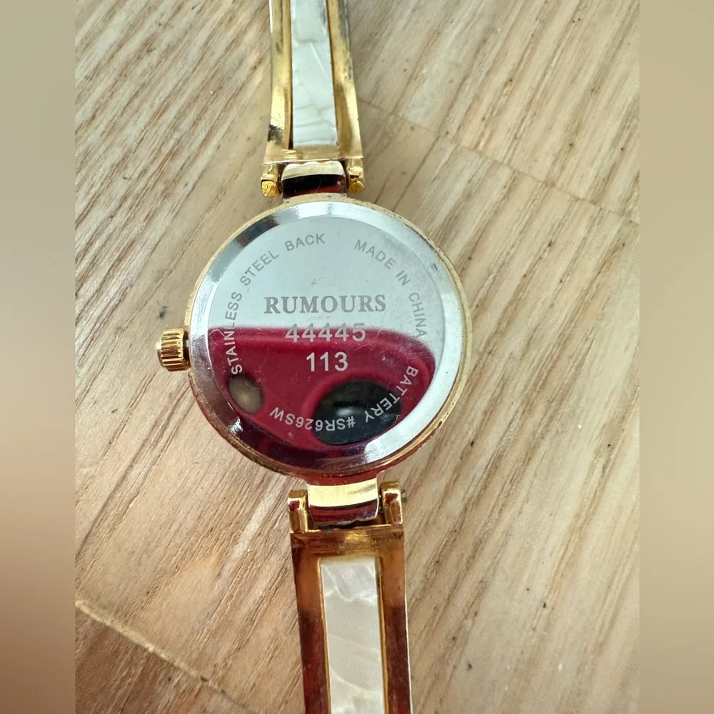 Rumours ladies gold tone watch NEW BATTERY